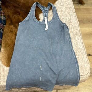 Lululemon tank